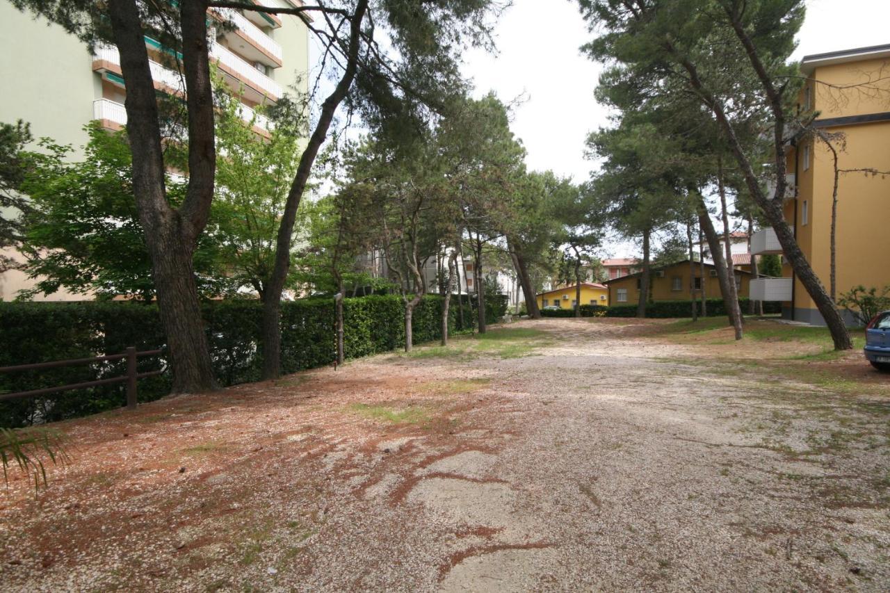 Ba- Tintoretto Apartments - Lignano Sabbiadoro Exterior foto